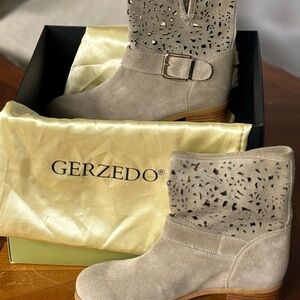 Gerzedo Beige Heeled Boots 7.5